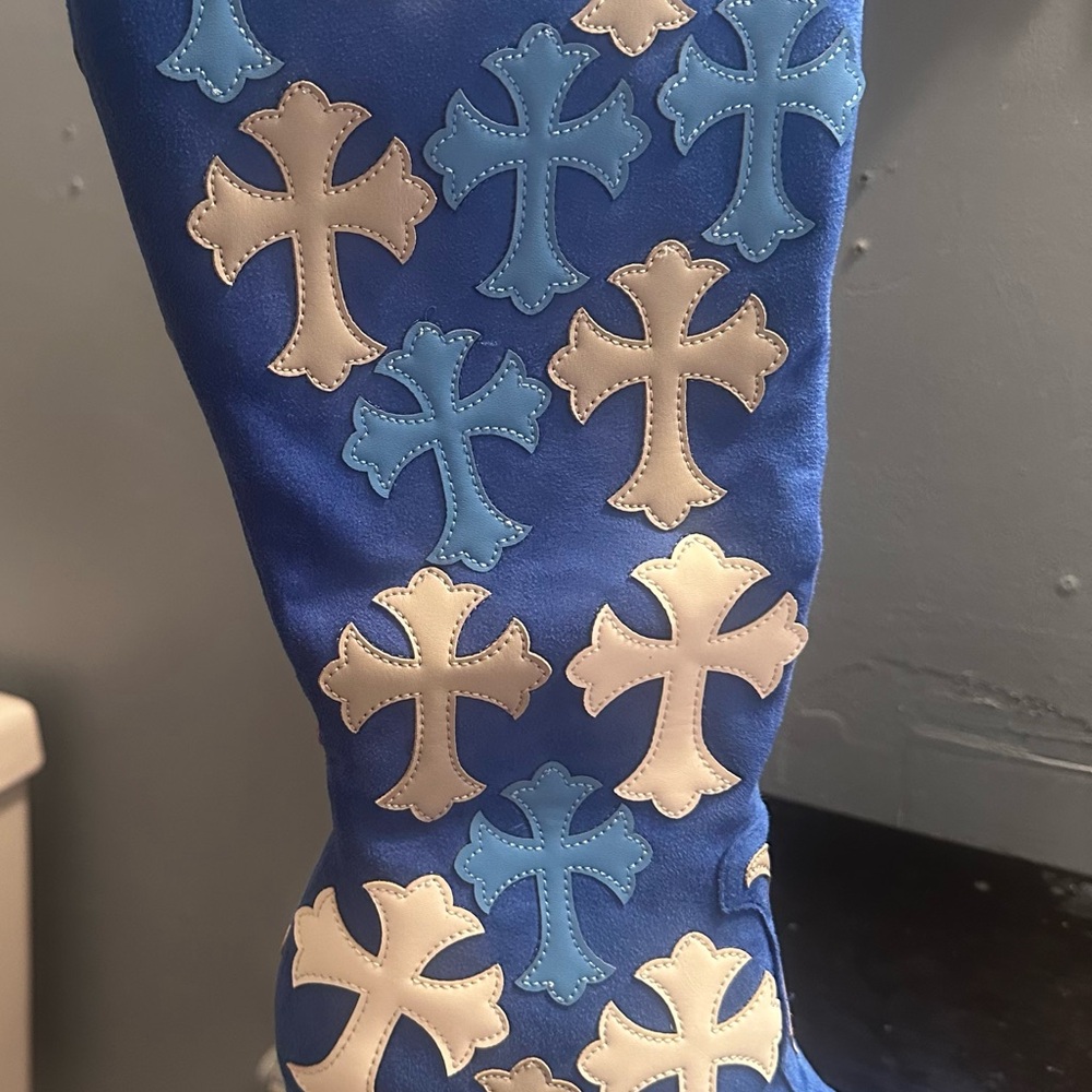 Stylish Blue and Cream Heeled Boots with Unique Pattern